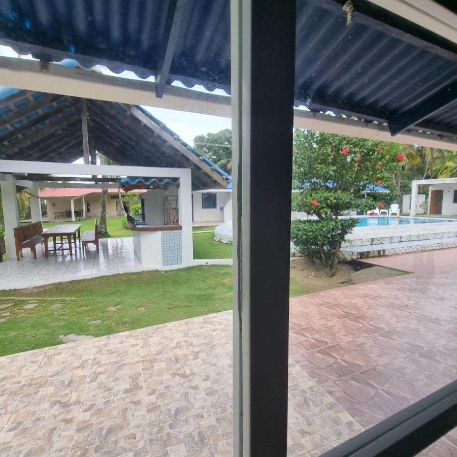 Paradise Island Beach Hotel Isla Grande Exterior foto